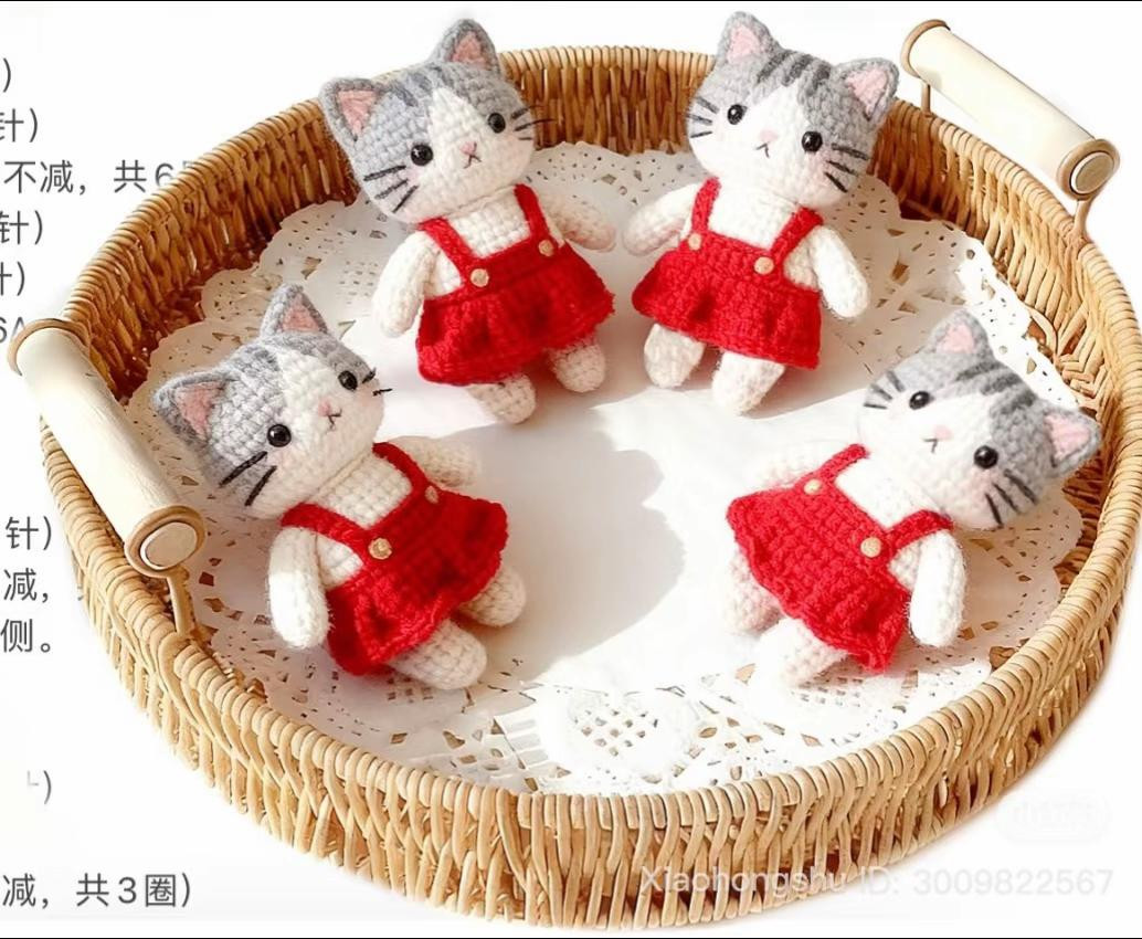 Hướng dẫn móc búp bê mèo mặc váy đỏ