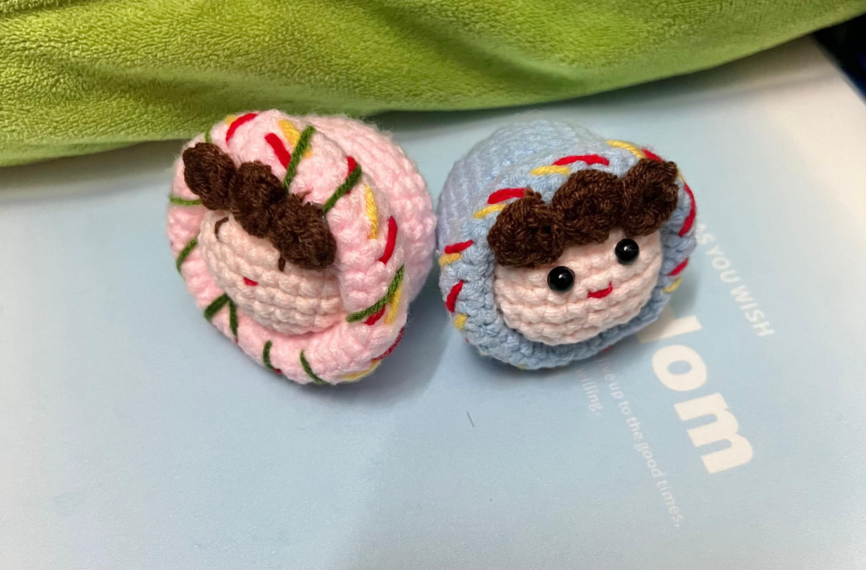 Hướng dẫn móc búp bê Mochi mini cute màu hồng xanh