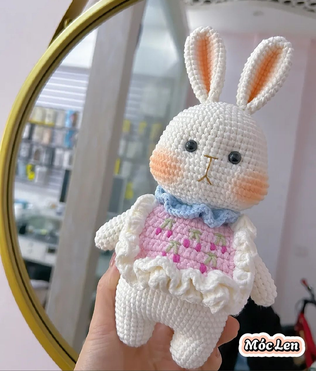 Hướng dẫn móc búp bê thỏ béo mặc váy dâu tây