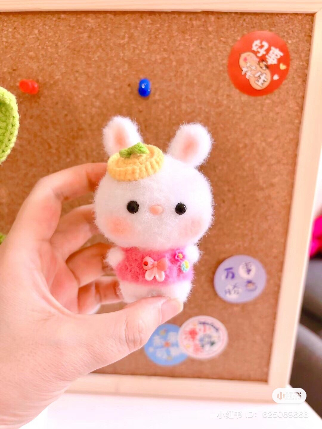 Hướng dẫn móc búp bê thỏ trắng dễ thương đội mũ bí ngô