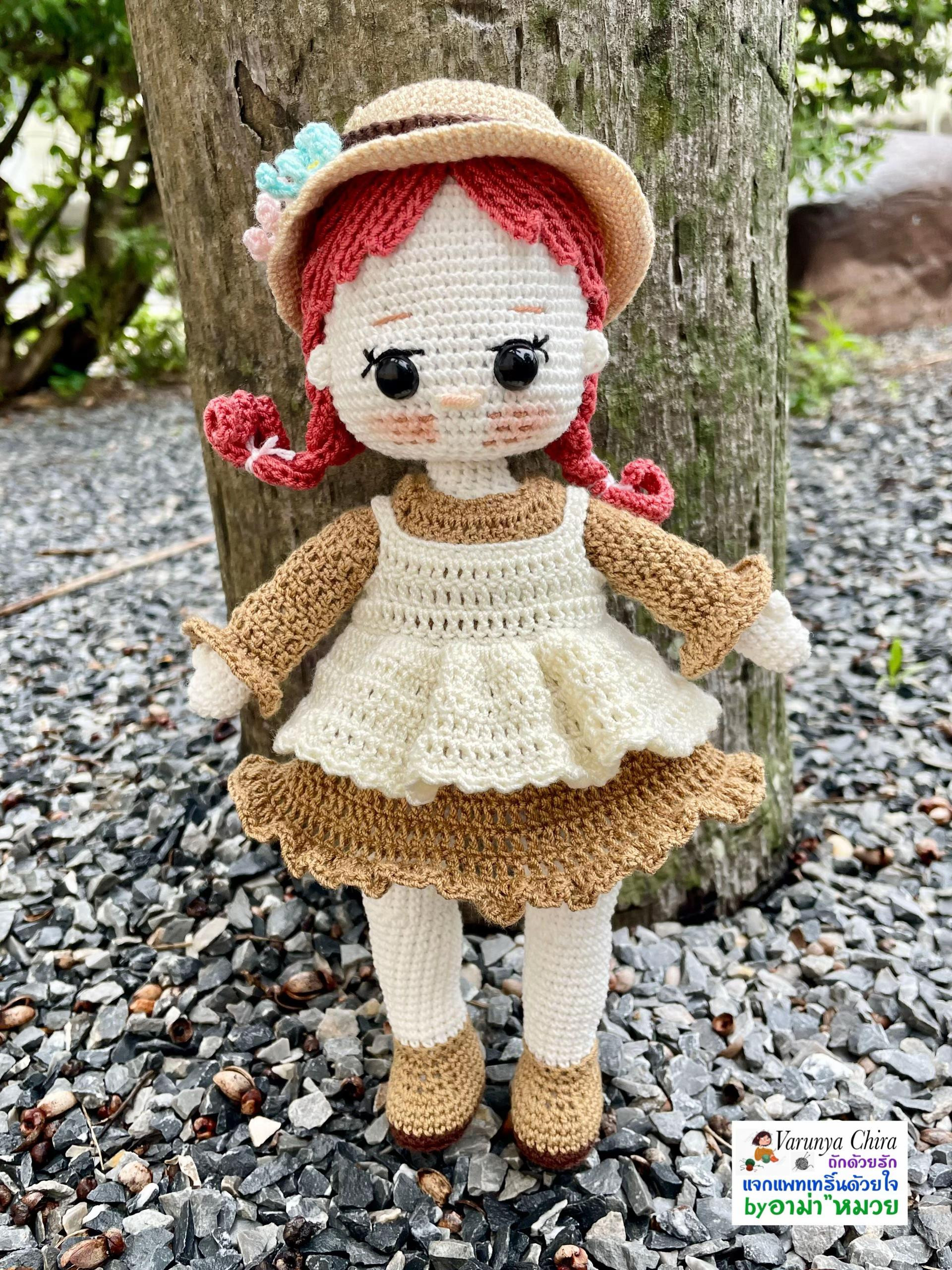 Hướng dẫn móc búp bê tóc đỏ mặc váy nâu trắng