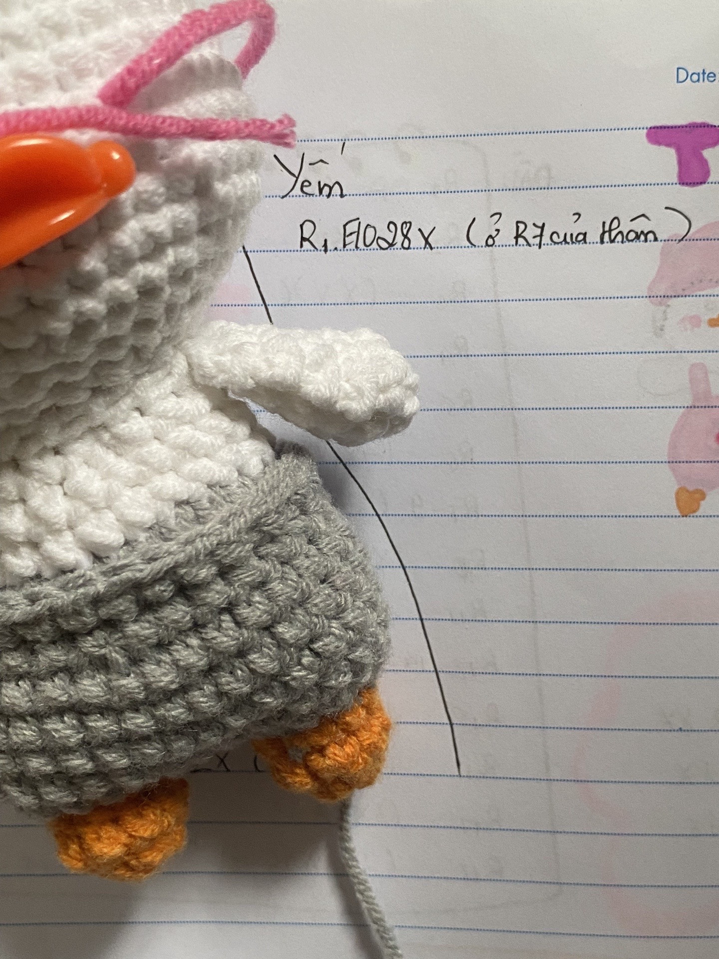 Hướng dẫn móc búp bê vịt mặc quần yếm gấu dễ thương