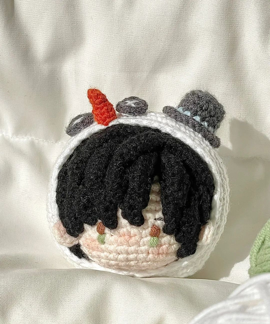 Hướng dẫn móc đầu người tuyết tóc đen, mũi cà rốt