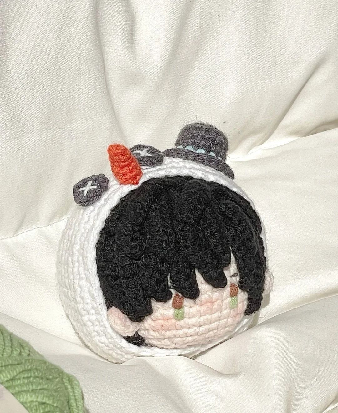 Hướng dẫn móc đầu người tuyết tóc đen, mũi cà rốt