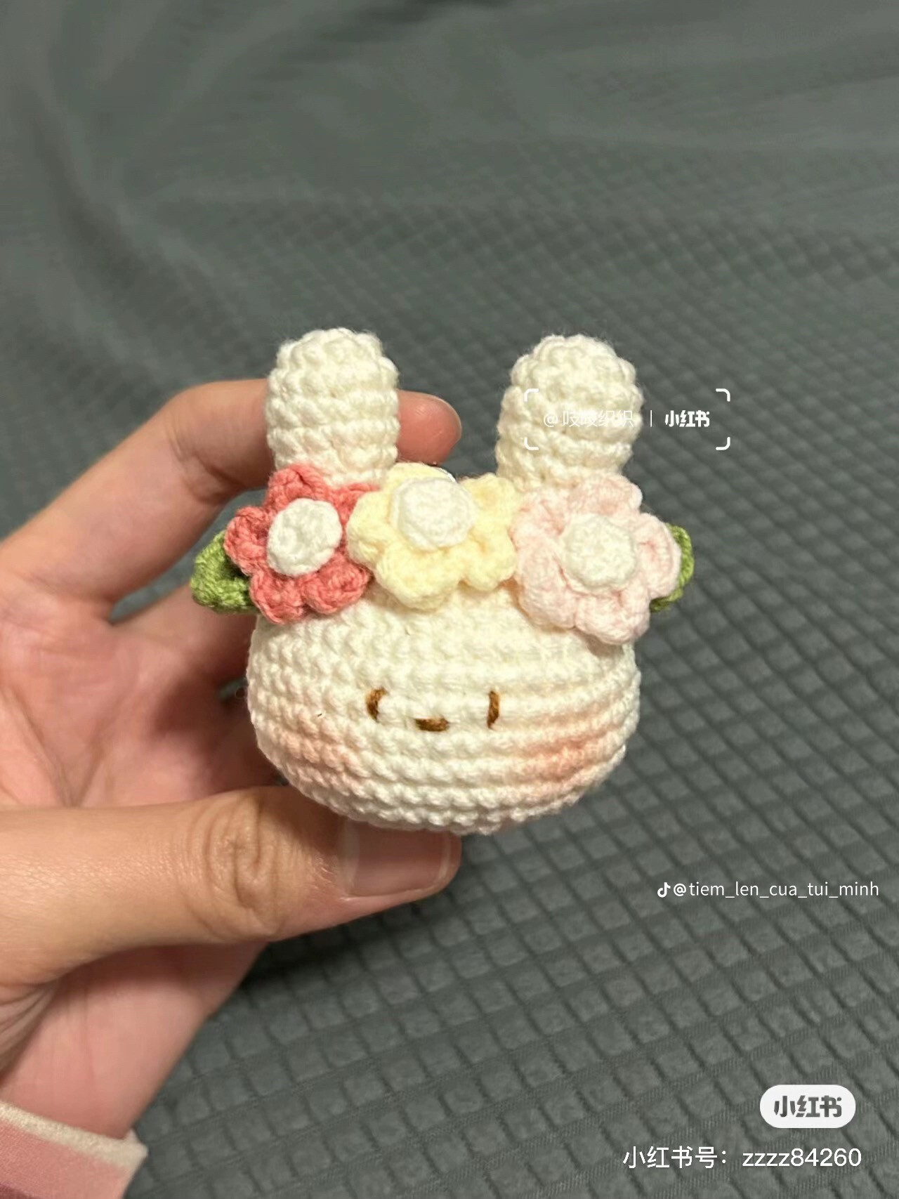 Hướng dẫn móc đầu thỏ bông tai hoa pastel