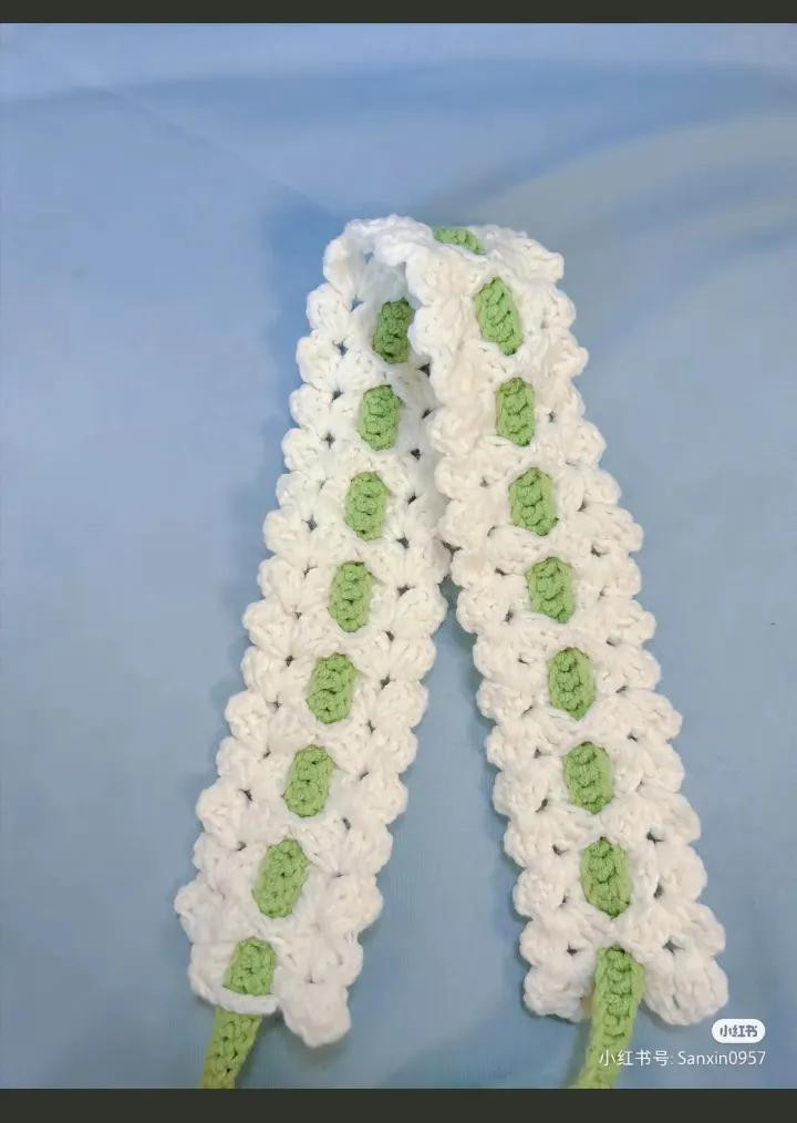 Hướng dẫn móc dây buộc tóc trắng xanh lá đơn giản