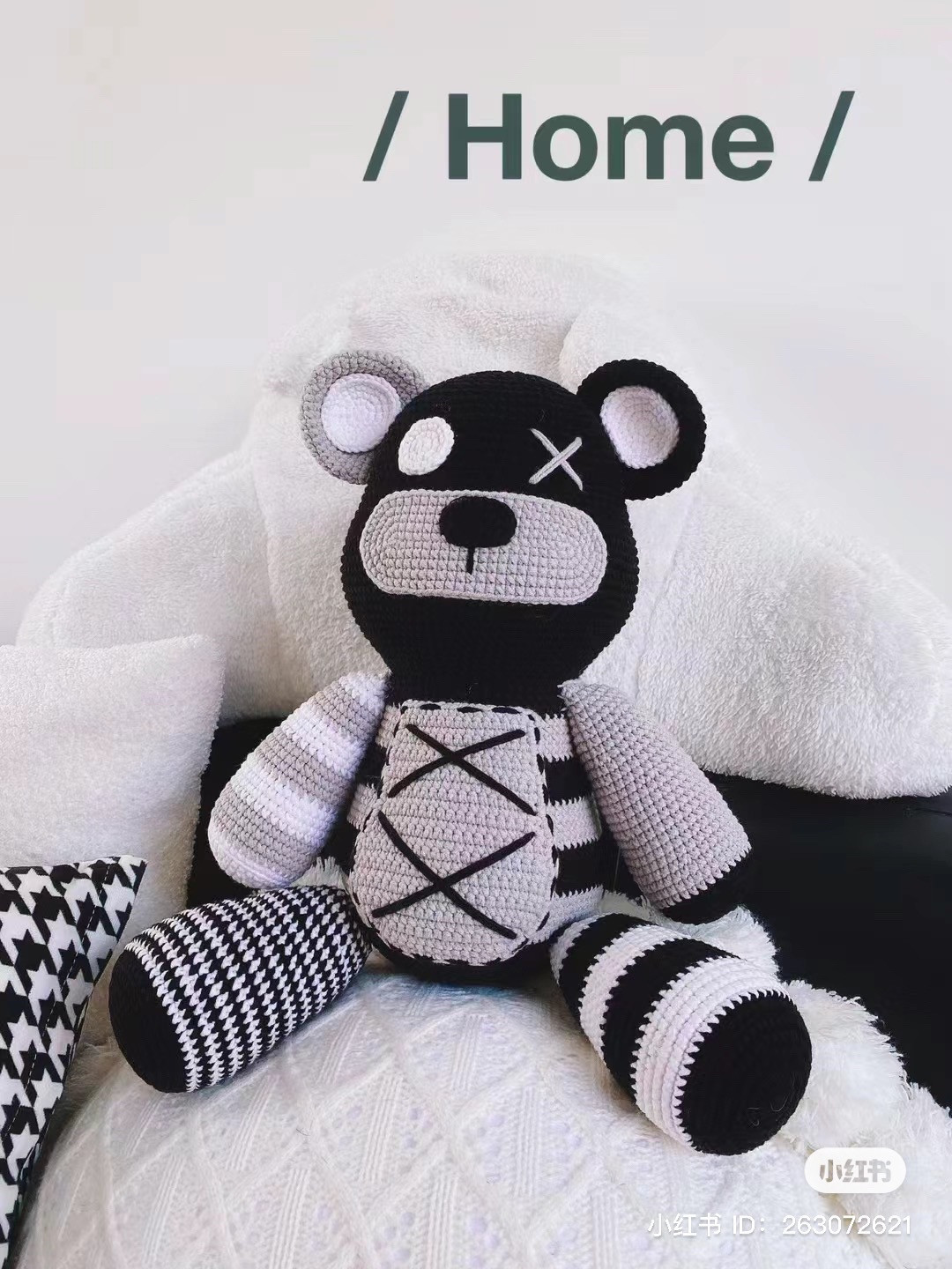 Hướng dẫn móc gấu Bearbrick đen trắng xám