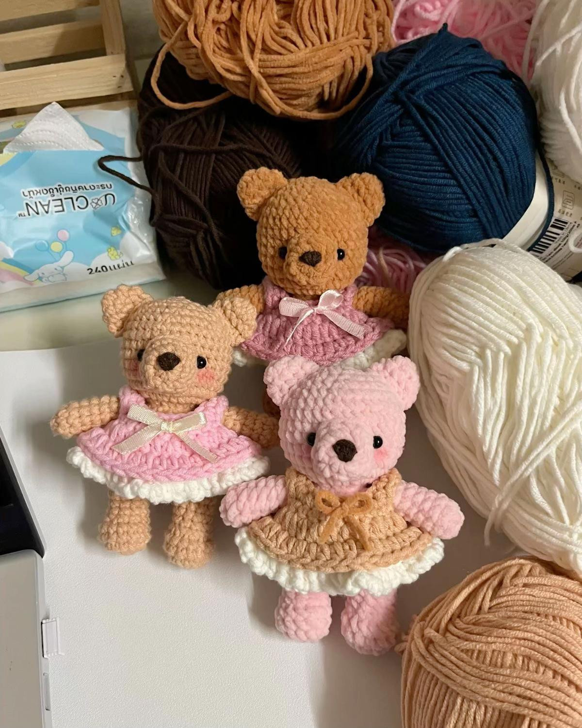 Hướng dẫn móc gấu bông mặc váy màu hồng và nâu