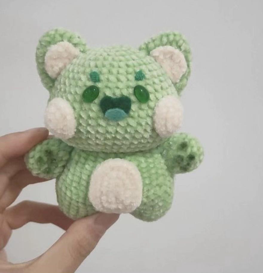 Hướng dẫn móc gấu bông màu xanh lá với chart chi tiết từng phần