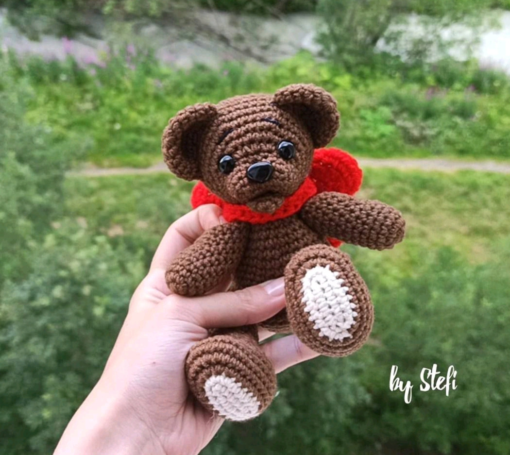 Hướng dẫn móc gấu bông nâu đeo nơ đỏ