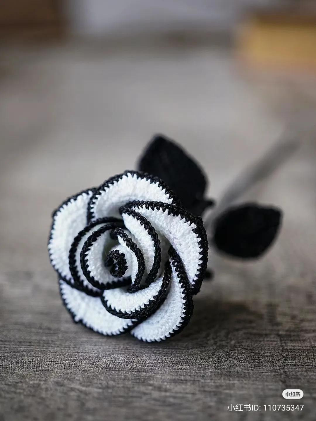 Hướng dẫn móc hoa hồng phong cách Chanel đen trắng