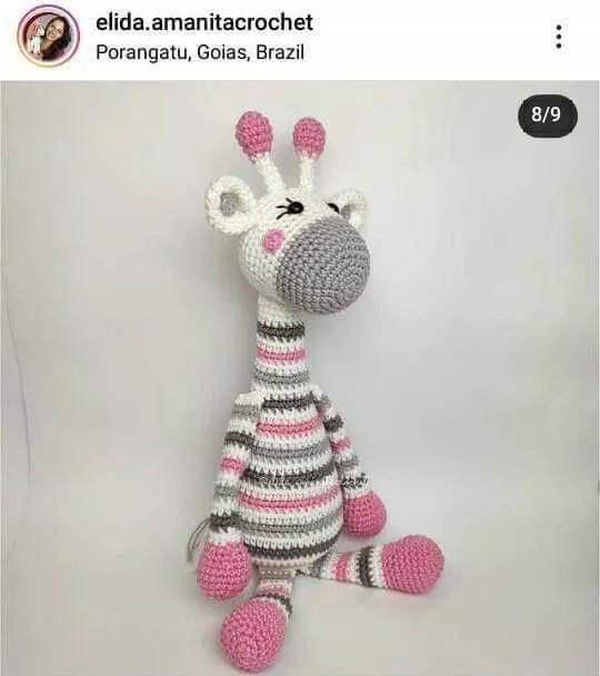 Hướng dẫn móc hươu cao cổ sọc màu hồng xám