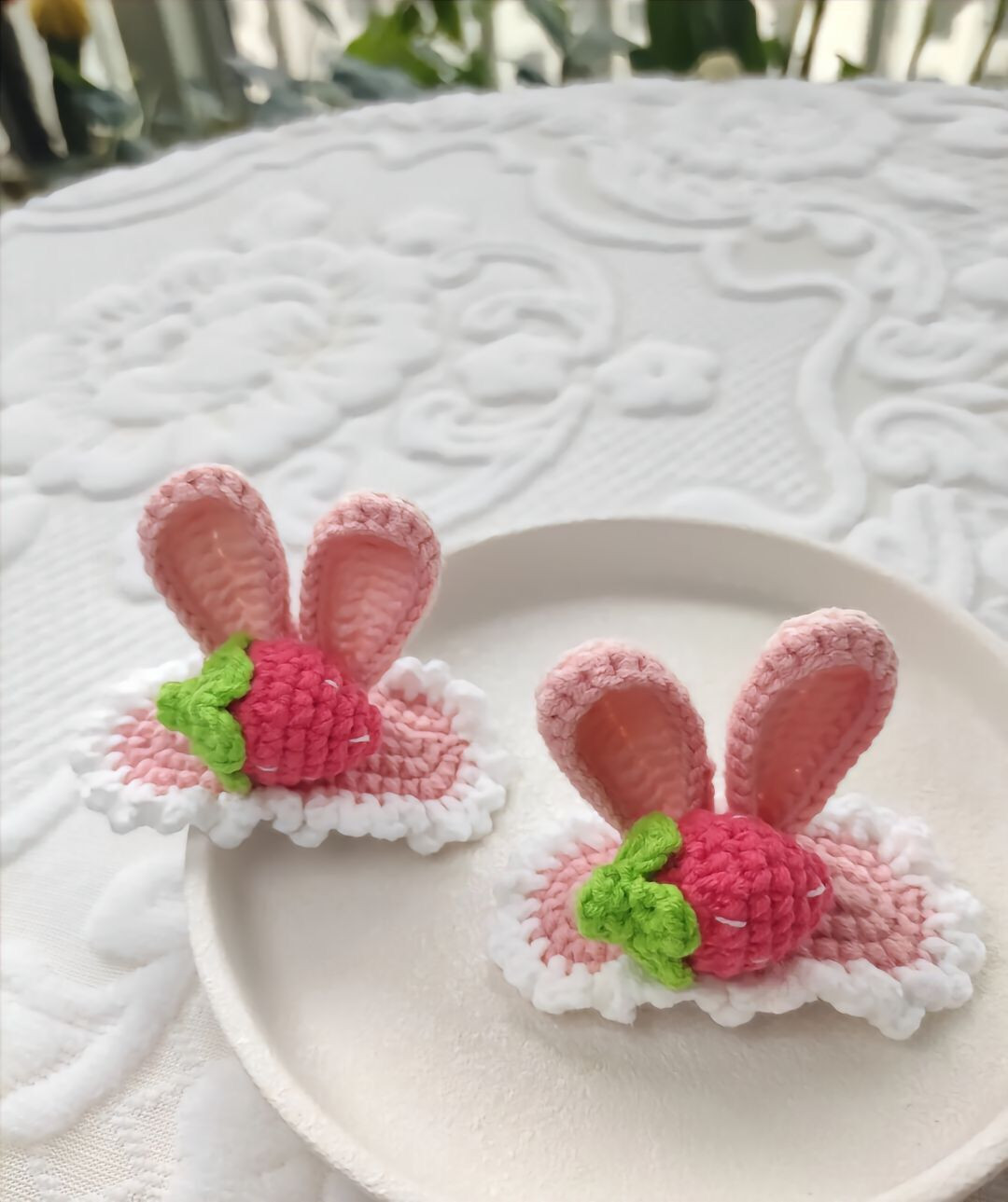 Hướng dẫn móc kẹp tóc dâu tây tai thỏ dễ thương