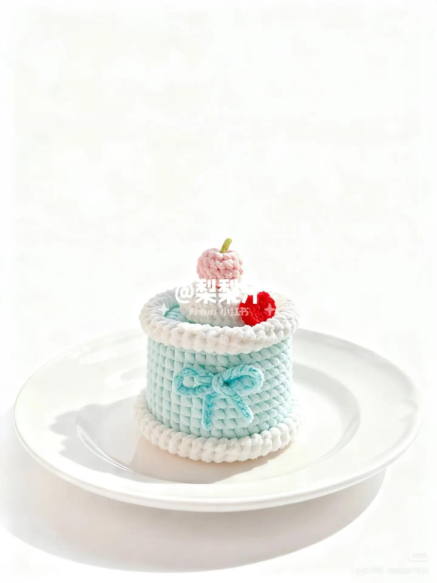 Hướng dẫn móc len bánh kem sinh nhật màu xanh
