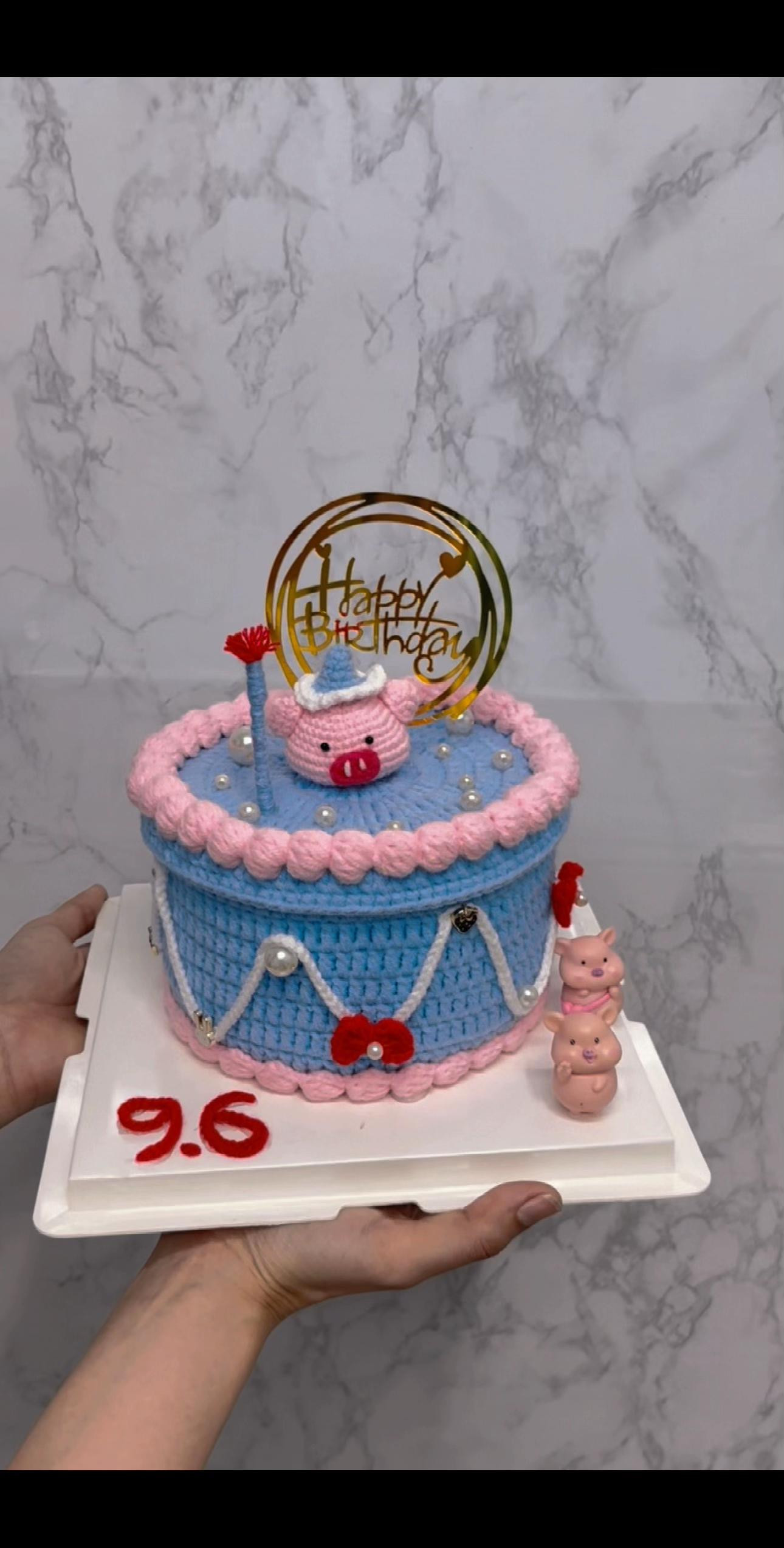 Hướng dẫn móc len Bánh Kem và Búp bê Heo màu hồng xanh