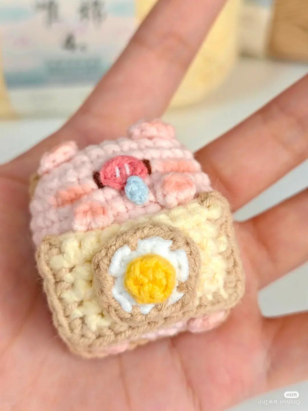 Hướng dẫn móc len Bánh Sandwich Lợn dễ thương với phần thịt heo và trứng