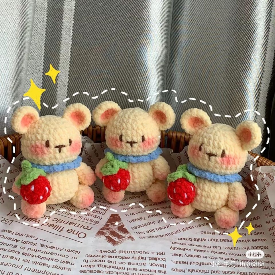 Hướng dẫn móc len bé gấu cầm dâu màu kem dễ thương