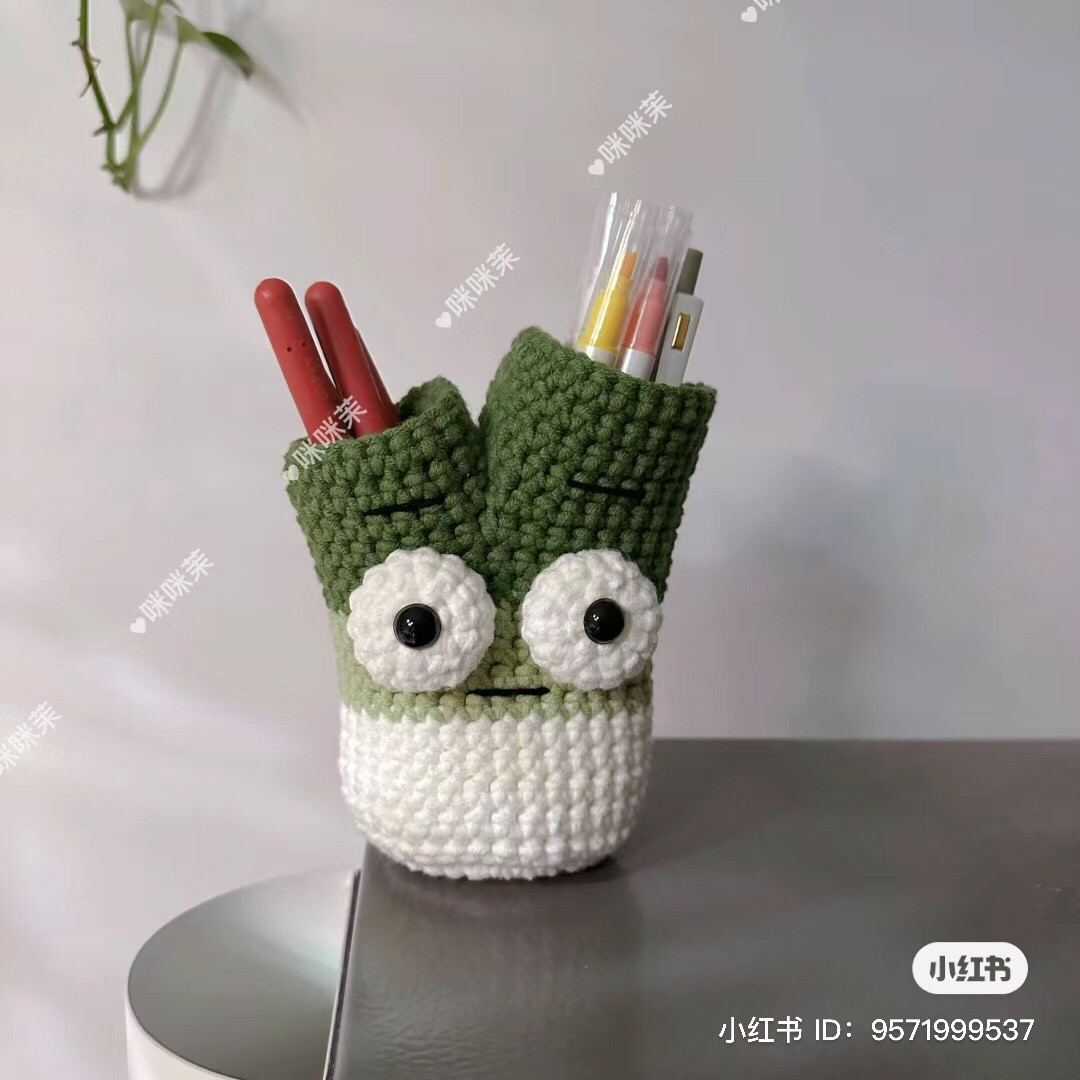 Hướng dẫn móc len bình hoa hình cây hành dễ thương