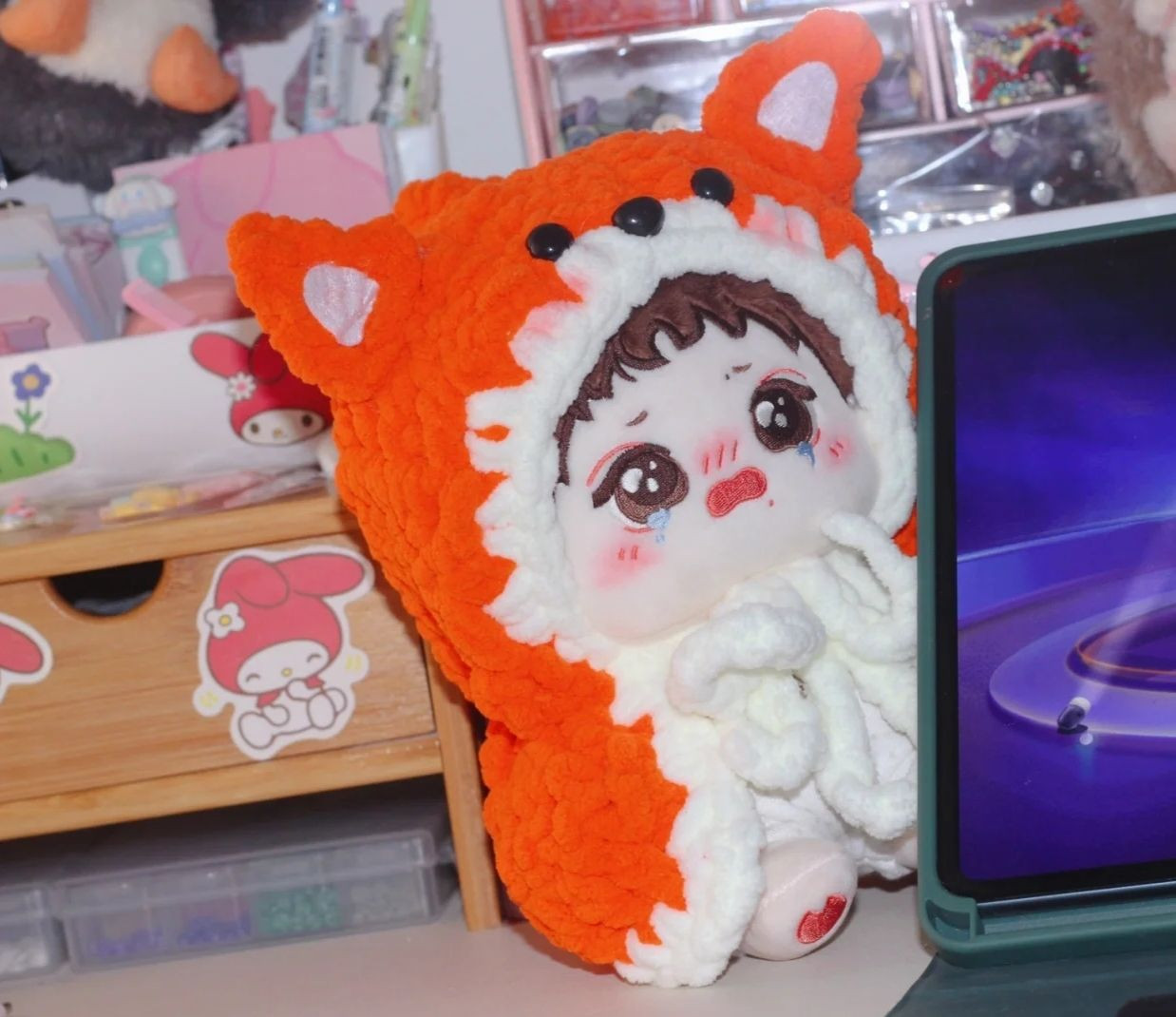 Hướng dẫn móc len búp bê áo cáo cam trắng biểu cảm buồn