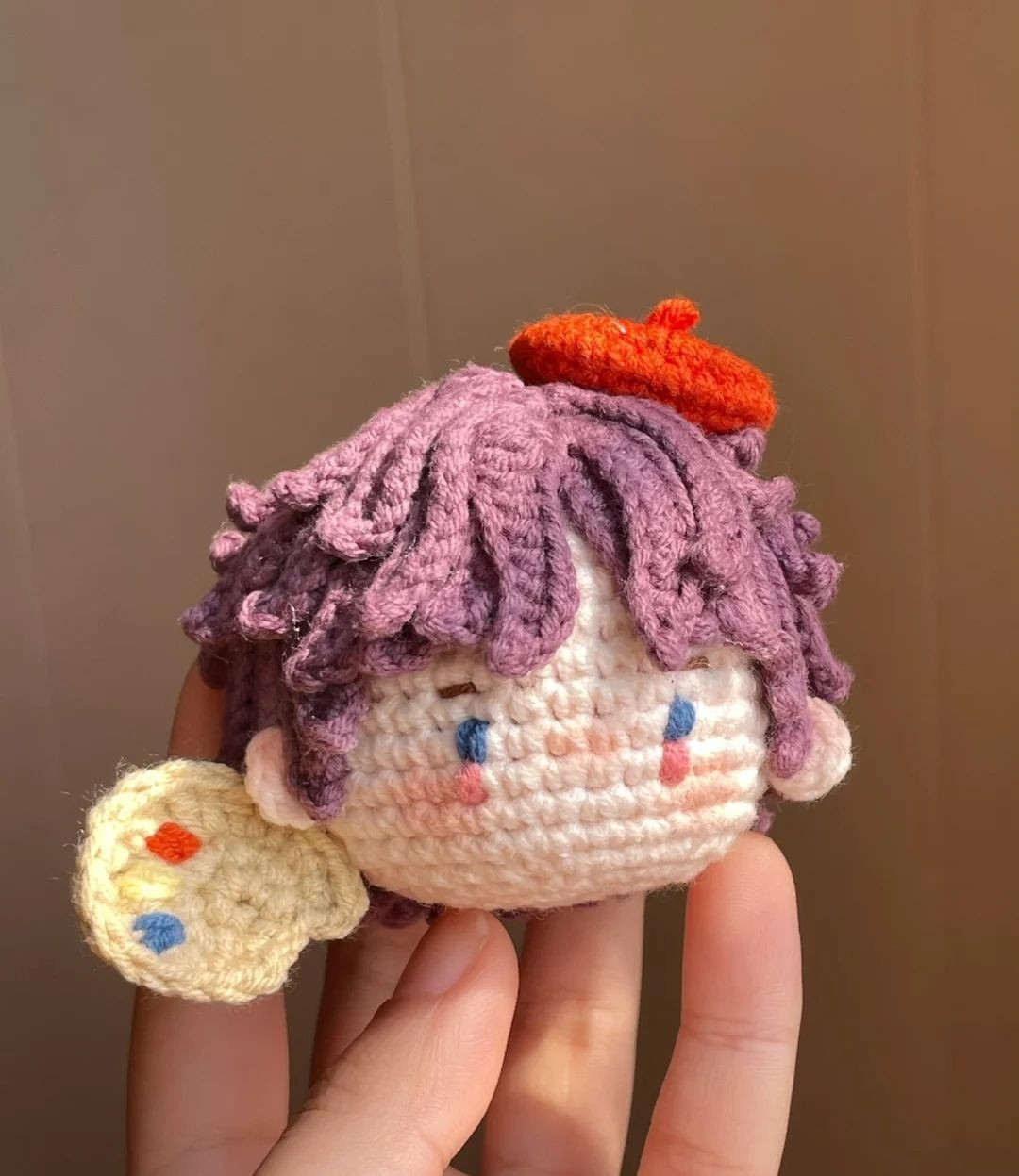 Hướng dẫn móc len búp bê họa sĩ tóc tím