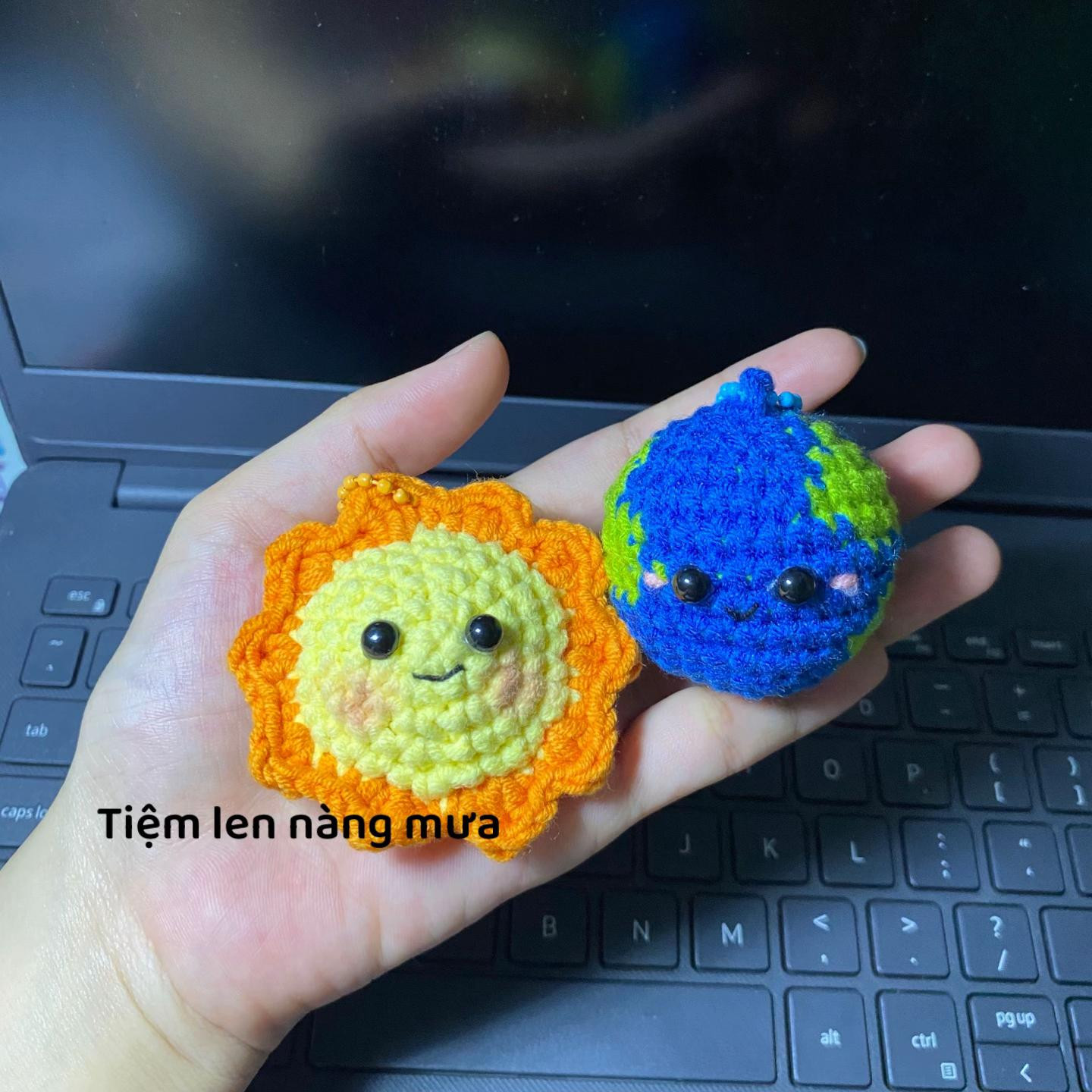 Hướng dẫn móc len búp bê Mặt trời và Trái Đất dễ thương