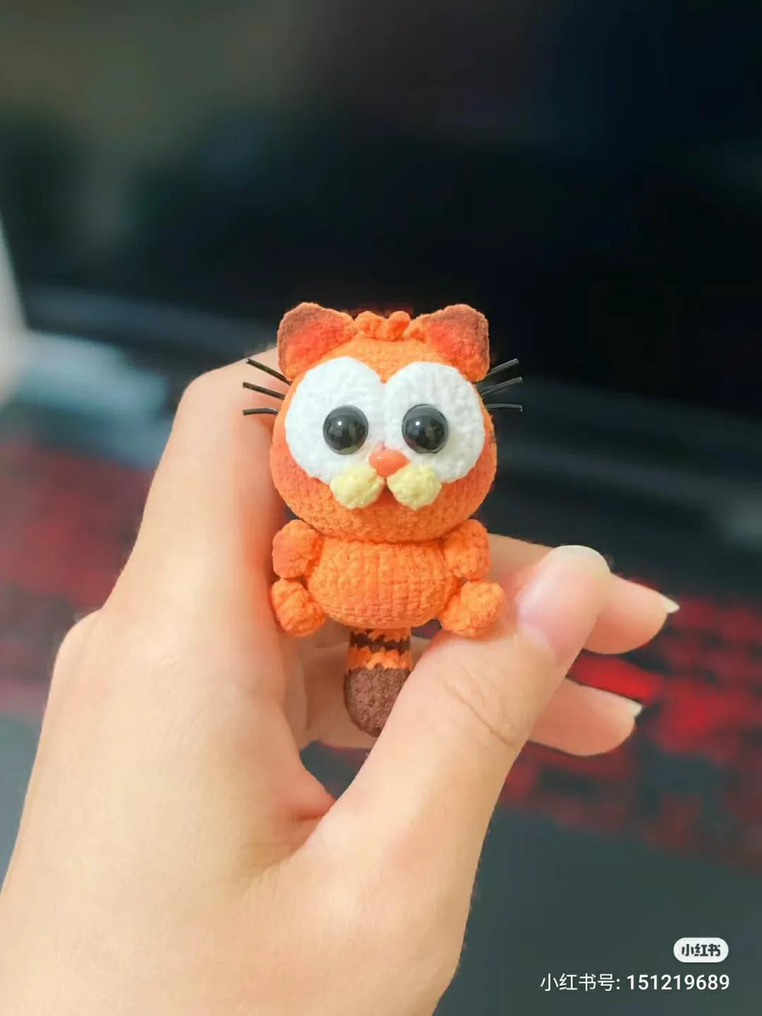 Hướng dẫn móc len búp bê mèo Garfield màu cam dễ thương