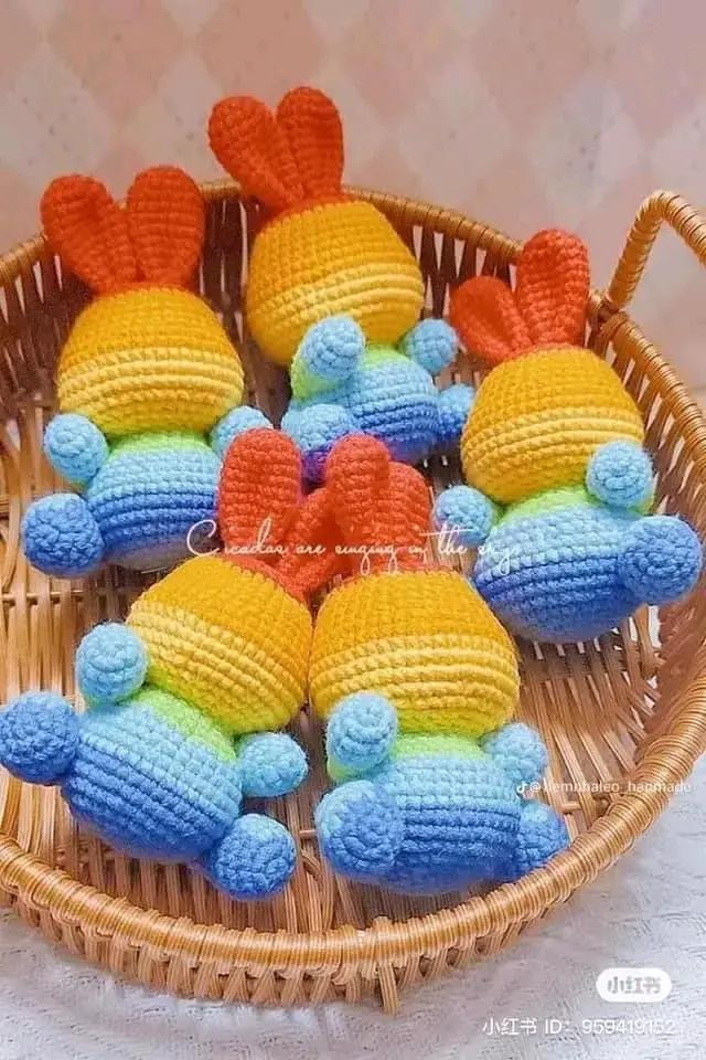 Hướng dẫn móc len búp bê thỏ Rainbow màu sắc rực rỡ