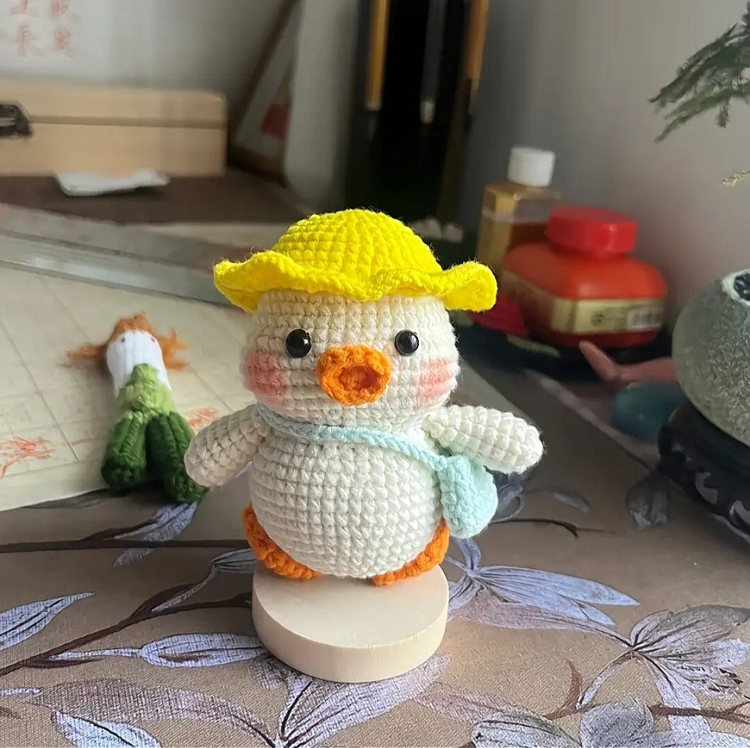 Hướng dẫn móc len búp bê vịt con nhỏ dễ thương đội mũ vàng