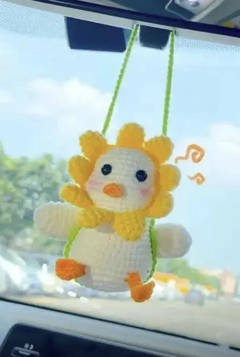 Hướng dẫn móc len búp bê vịt ngồi trên ghế đu (Swan Duck Amigurumi Chart)