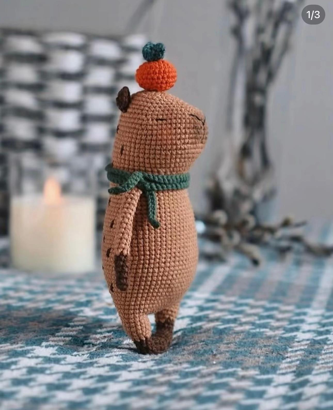 Hướng dẫn móc len Capybara dễ thương với cà rốt trên đầu