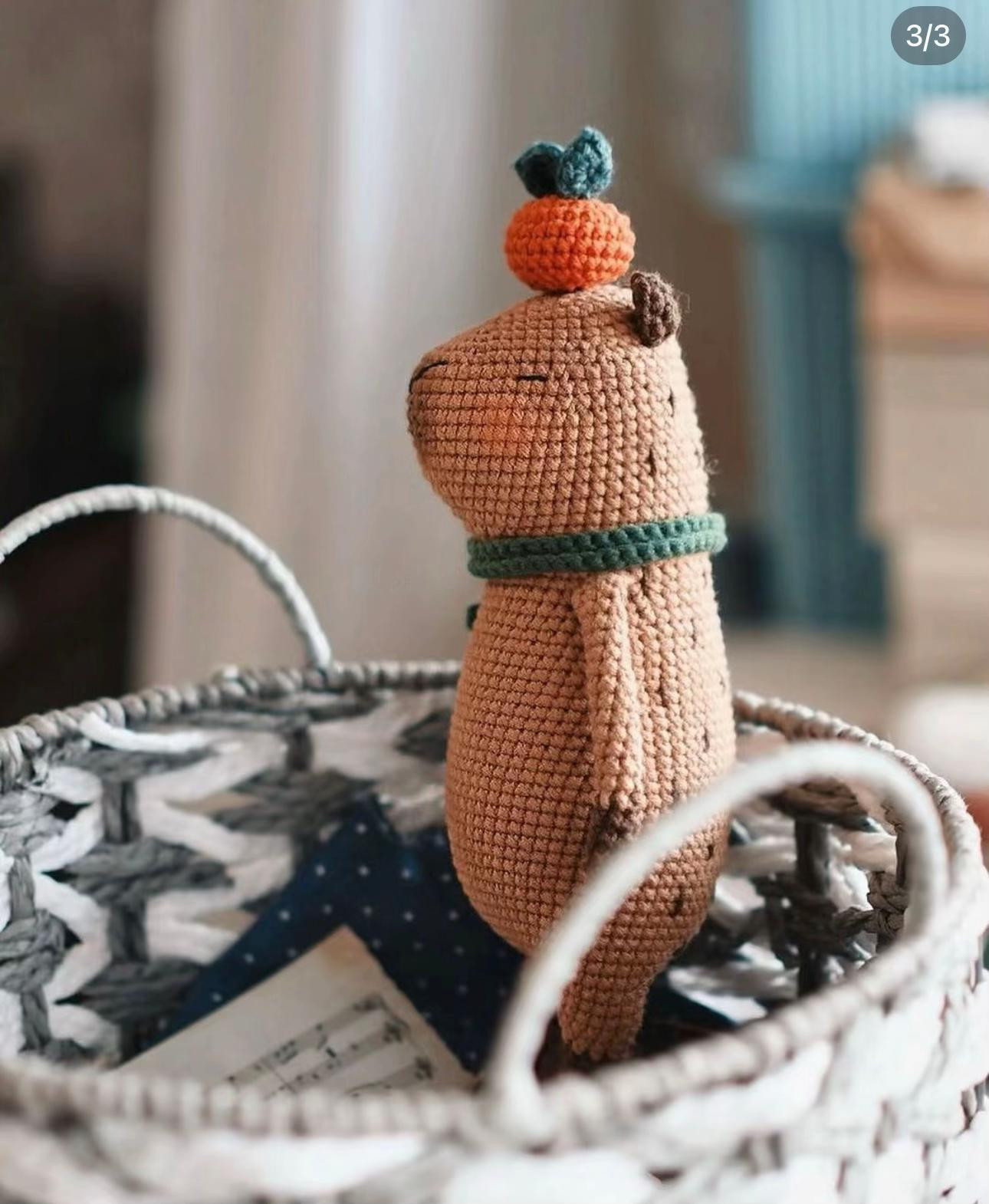 Hướng dẫn móc len Capybara dễ thương với cà rốt trên đầu