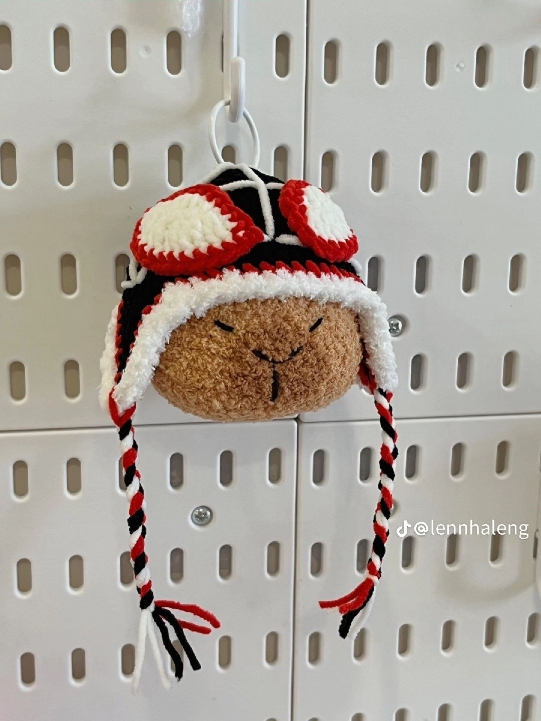 Hướng dẫn móc len Capybara đội mũ Spiderman