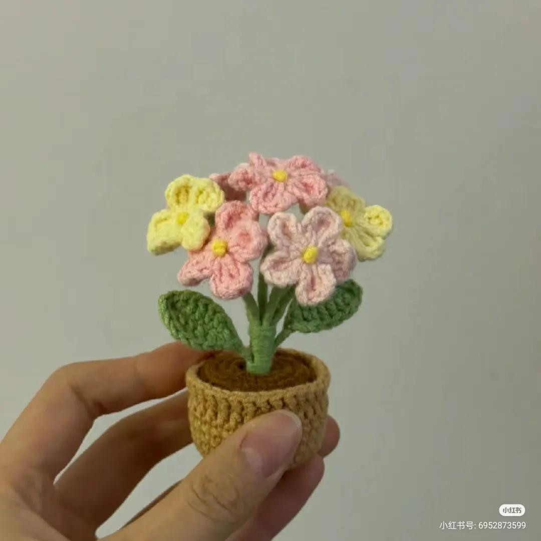 Hướng dẫn móc len chậu hoa mini màu hồng vàng dễ thương