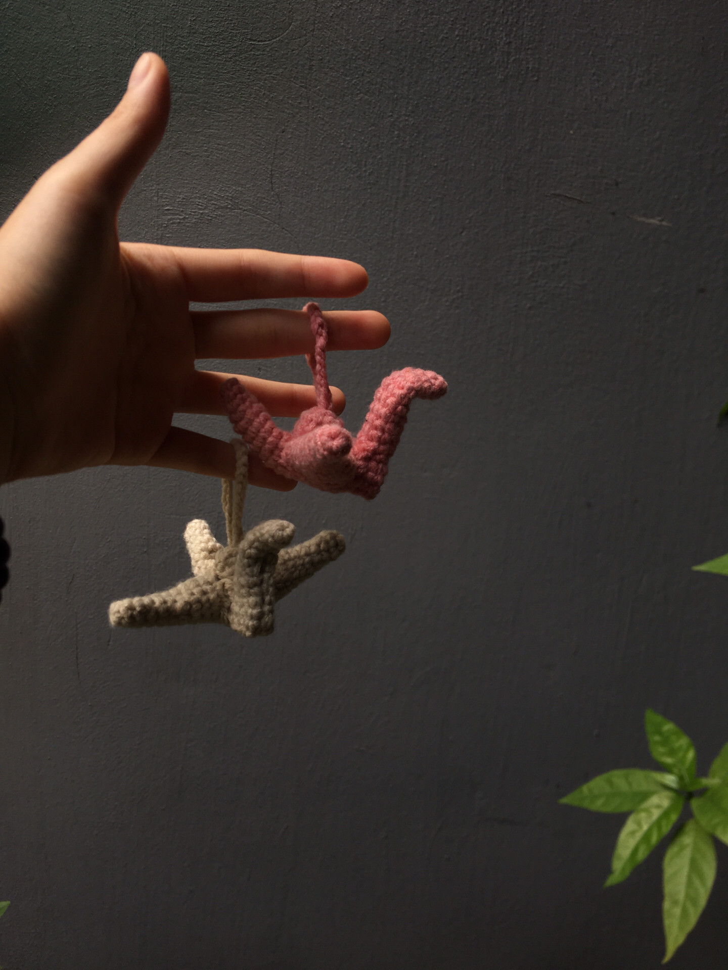 Hướng dẫn móc len chim hạc giấy màu hồng và trắng