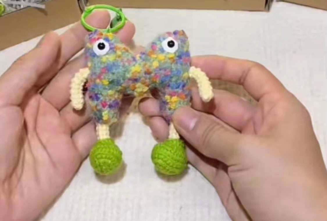 Hướng dẫn móc len chữ M - Amigurumi màu sắc