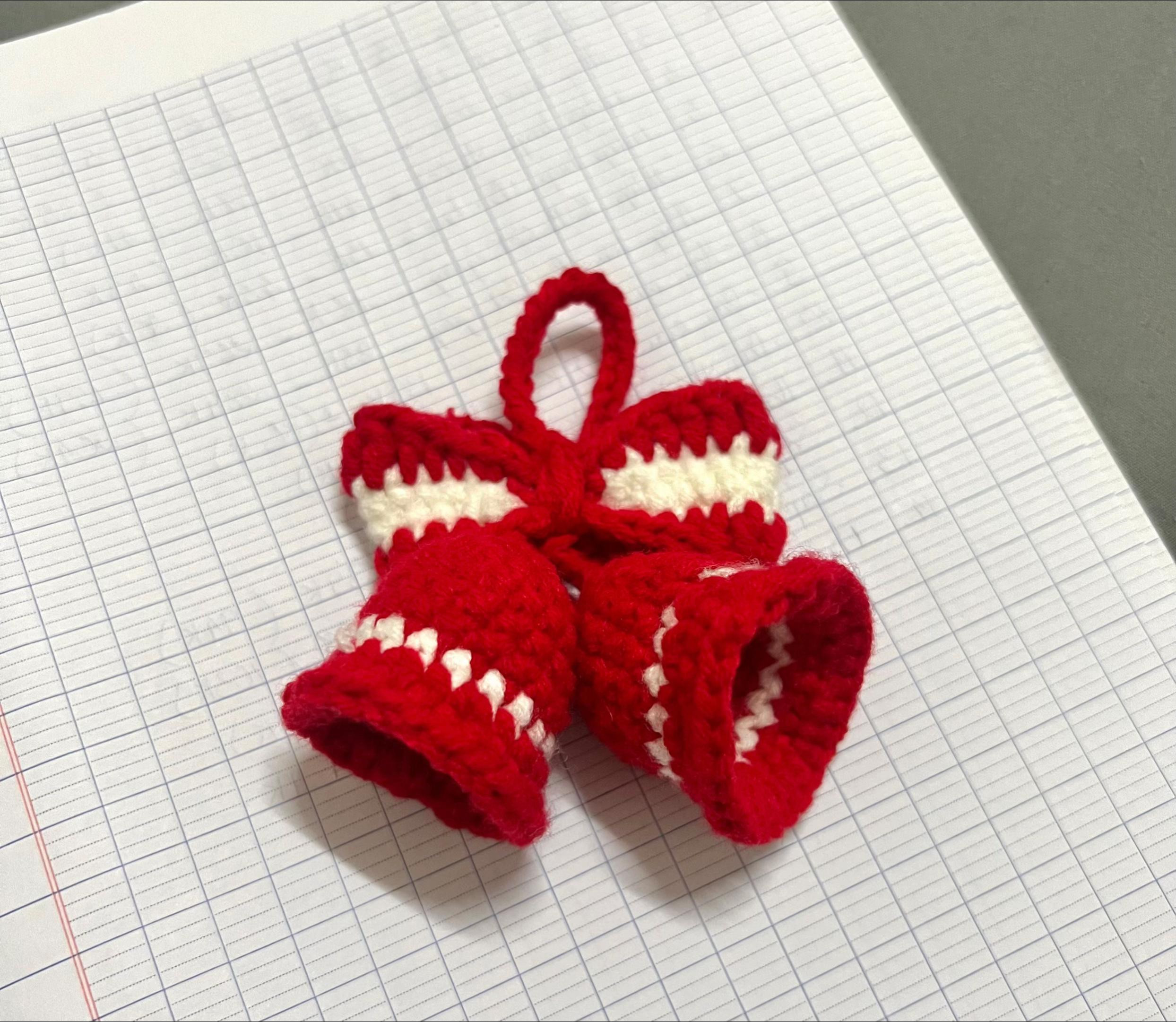 Hướng dẫn móc len Chuông Noel màu đỏ trắng