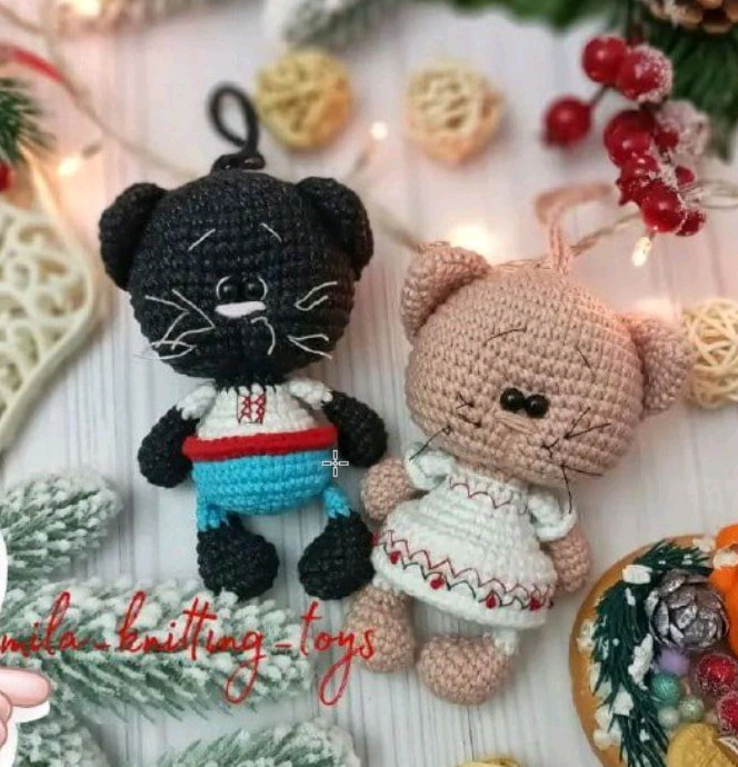 Hướng dẫn móc len con mèo đen và be trang phục Noel