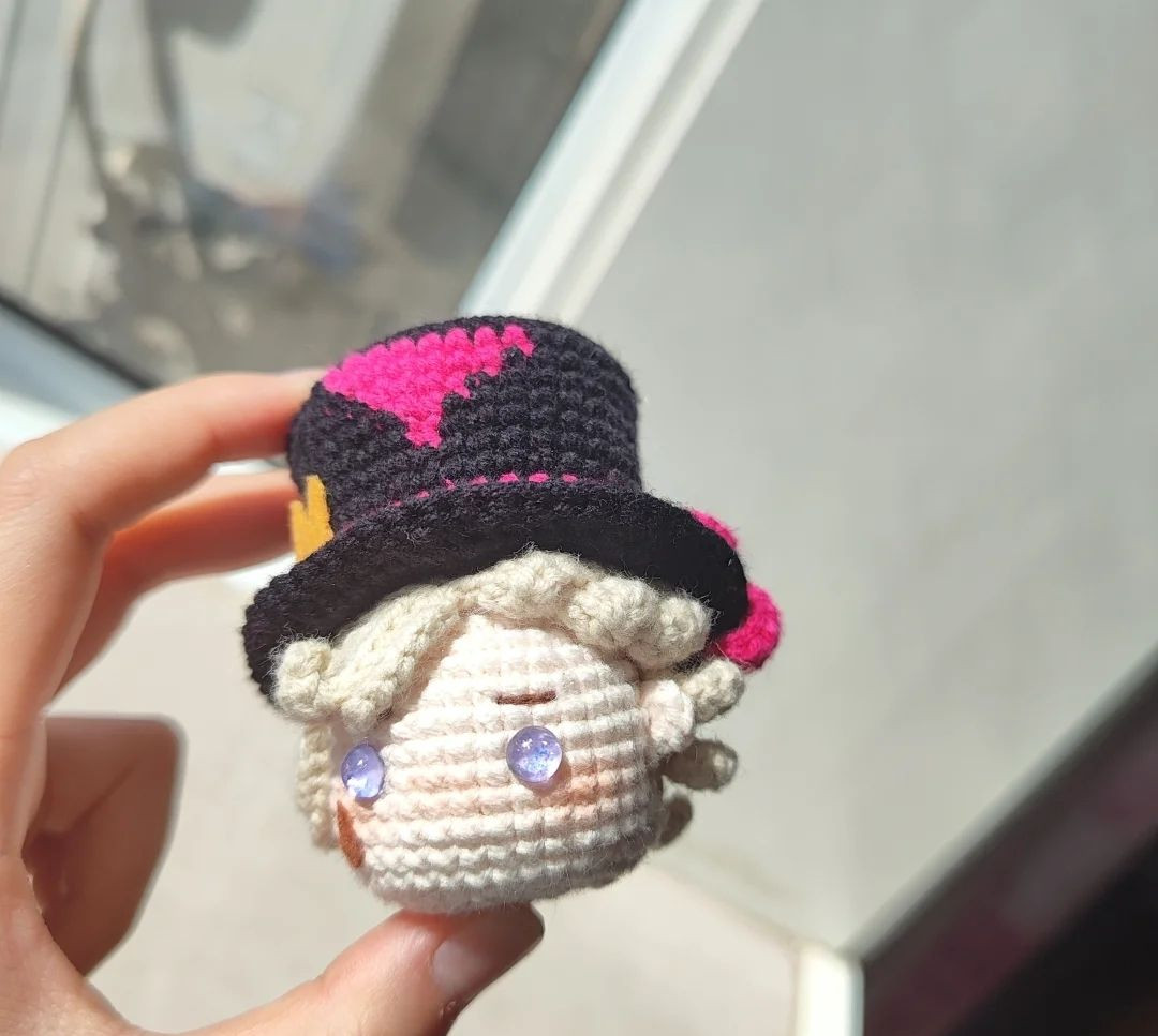 Hướng dẫn móc len đầu nhân vật Gojo Satoru đội mũ cao