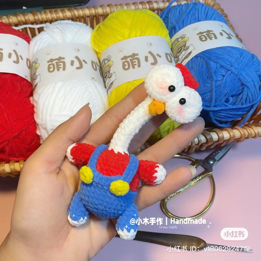 Hướng dẫn móc len Gà Cúc Cu với mắt to, áo đỏ và quần xanh