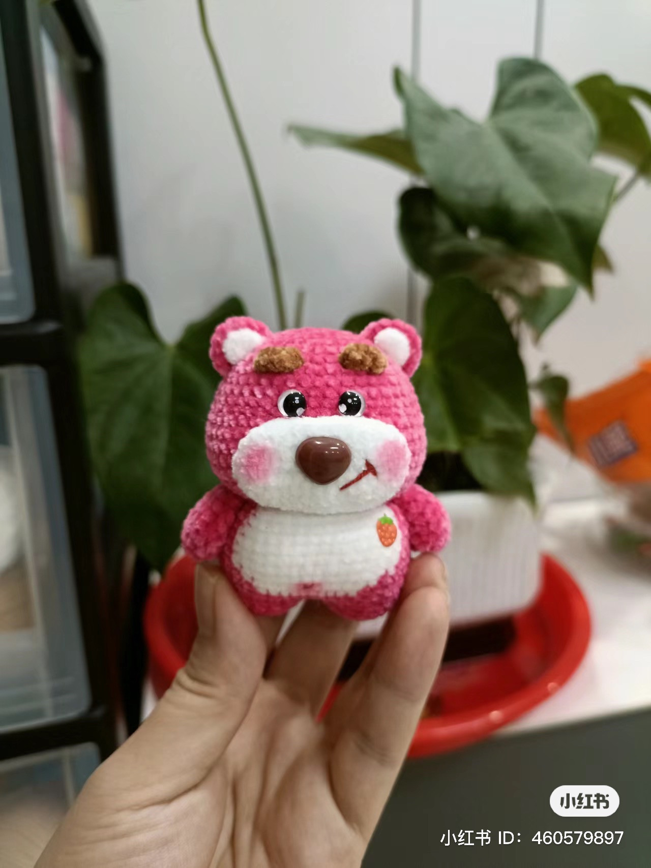 Hướng dẫn móc len Gấu dâu màu hồng trắng