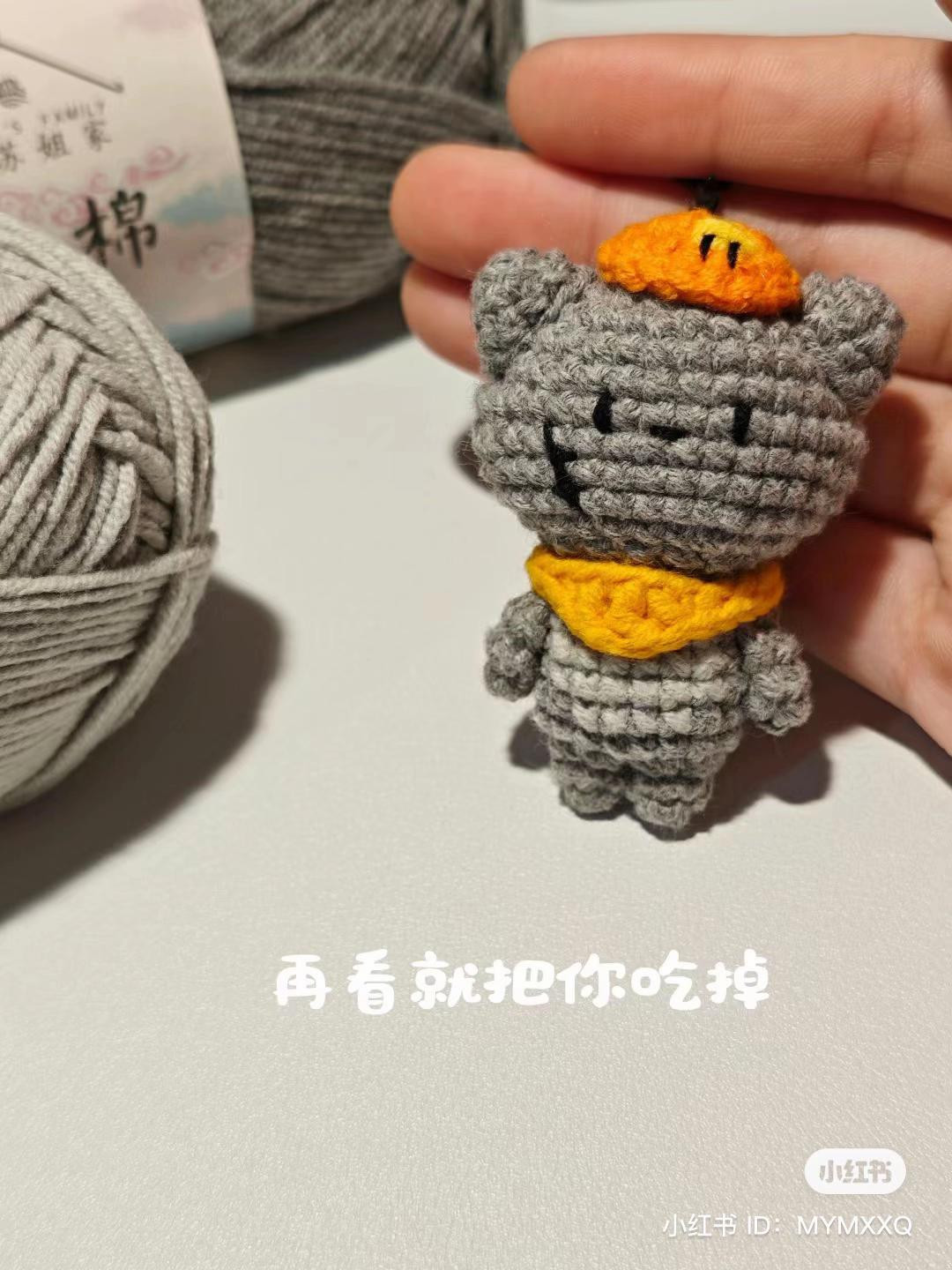 Hướng dẫn móc len gấu xám đeo túi bánh cam dễ thương