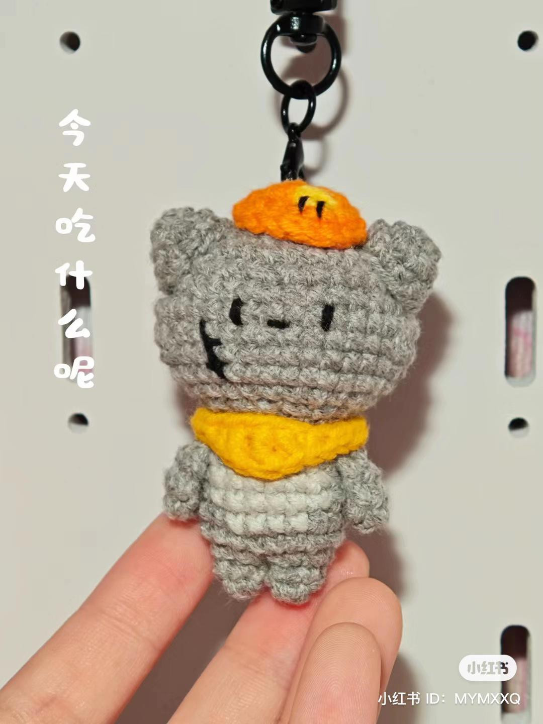 Hướng dẫn móc len gấu xám đeo túi bánh cam dễ thương