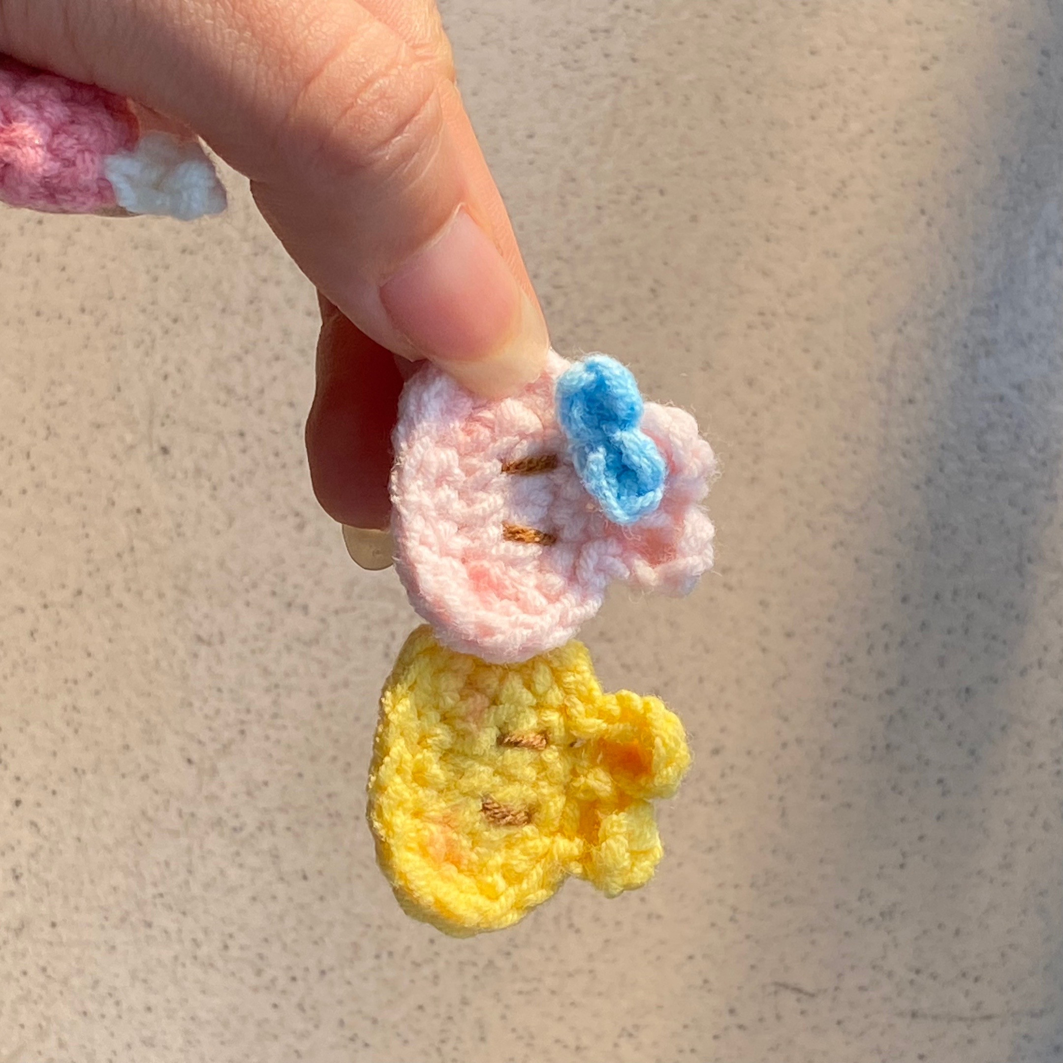 Hướng dẫn móc len hình con gà màu vàng dễ thương