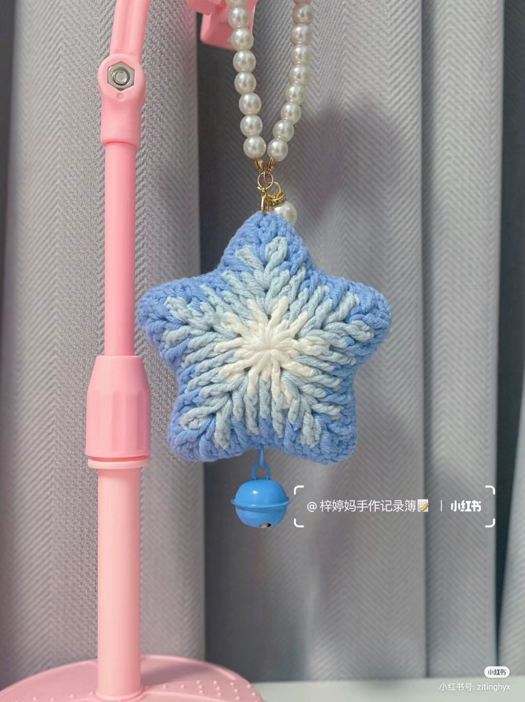 Hướng dẫn móc len hình ngôi sao màu xanh trắng kèm bảng ký hiệu