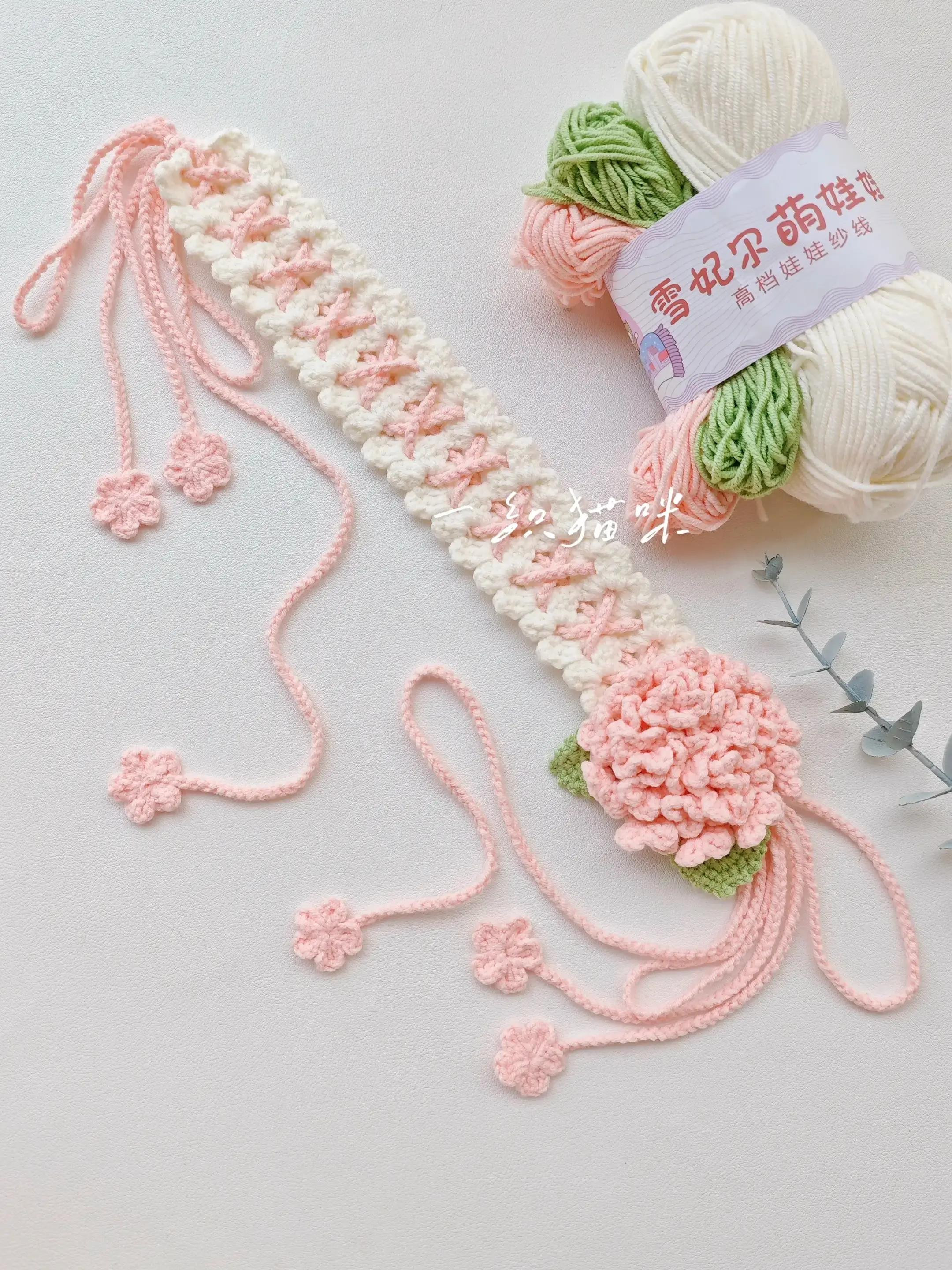 Hướng dẫn móc len: Mái tóc hoa hồng và xanh lá