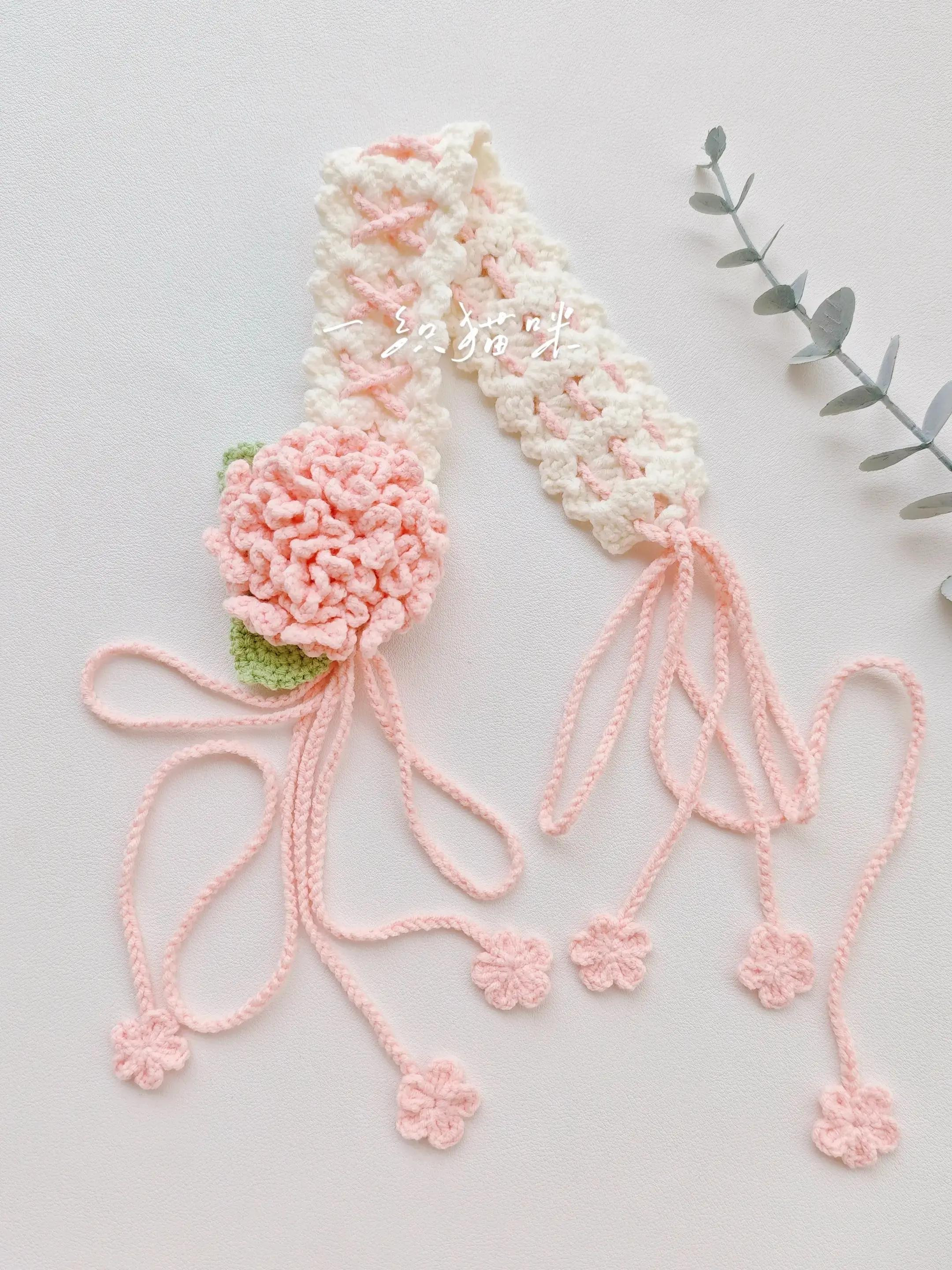 Hướng dẫn móc len: Mái tóc hoa hồng và xanh lá