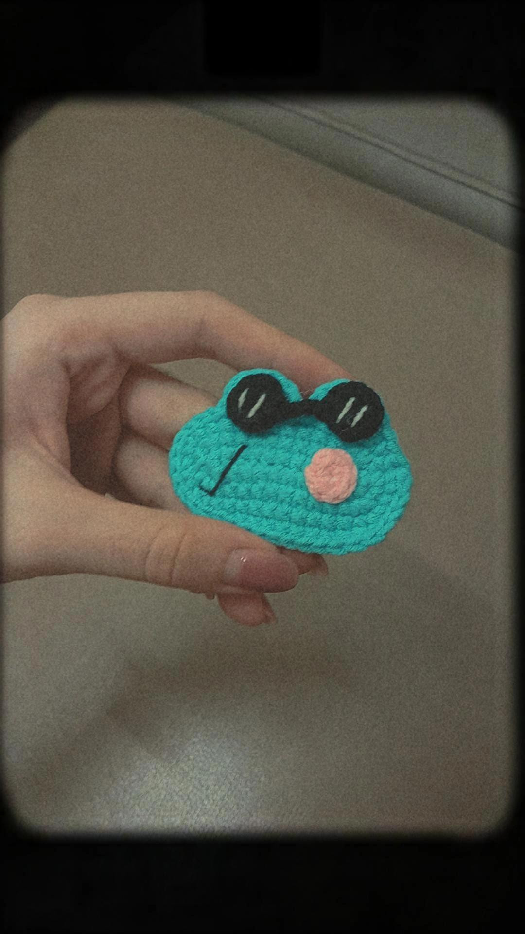 Hướng dẫn móc len mặt chuột xanh đeo kính