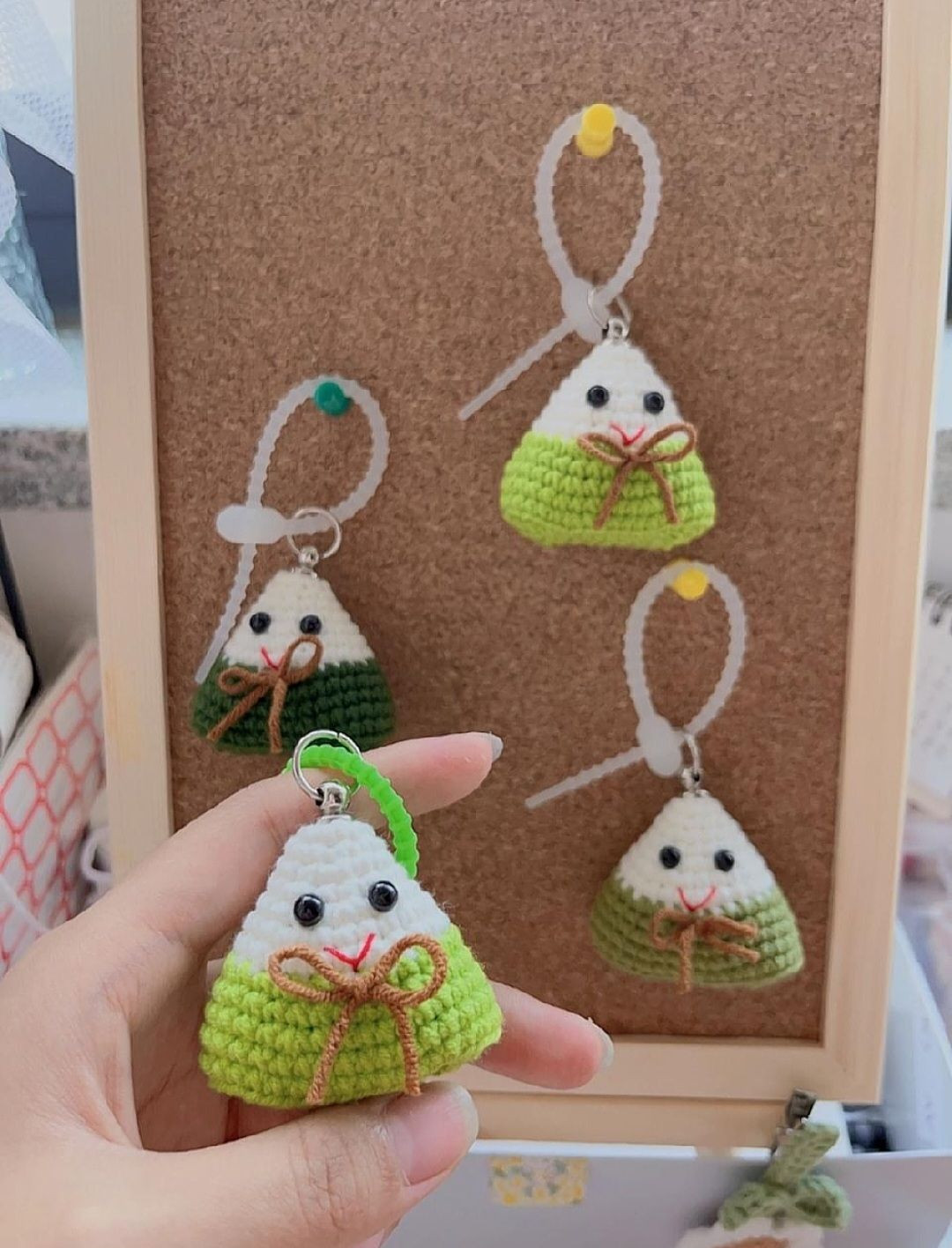 Hướng dẫn móc len mặt dây chuyền Bánh Ú Zongzi dễ thương