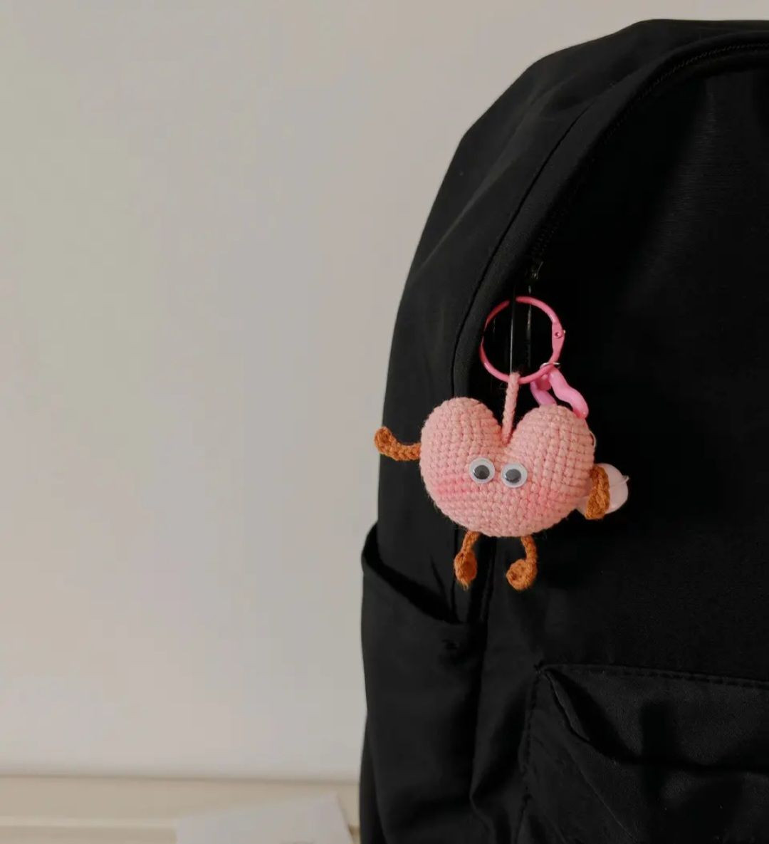 Hướng dẫn móc len mặt dây chuyền tình yêu hình trái tim