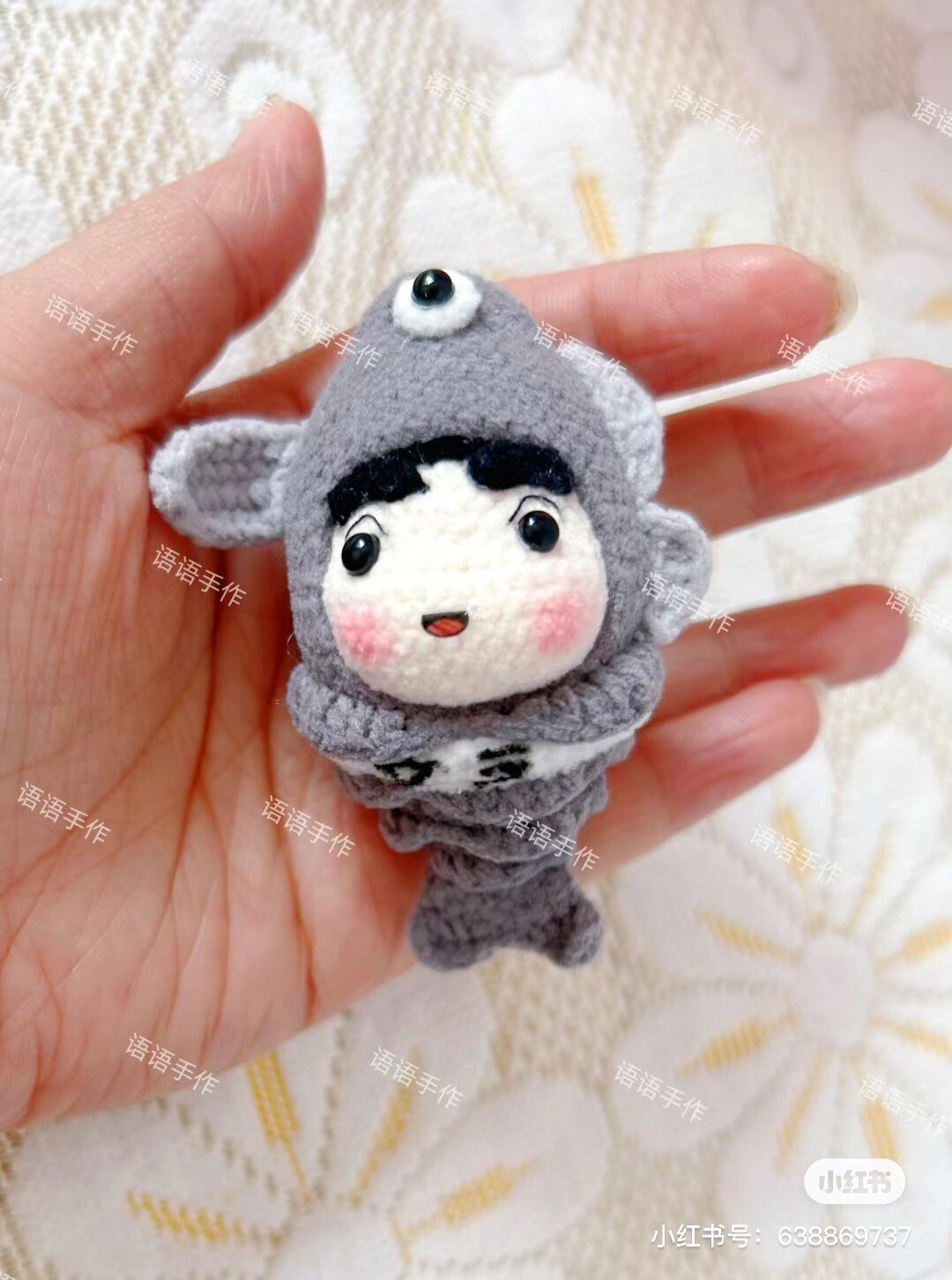 Hướng dẫn móc len nhân vật Crayon Shin-chan hóa trang cá